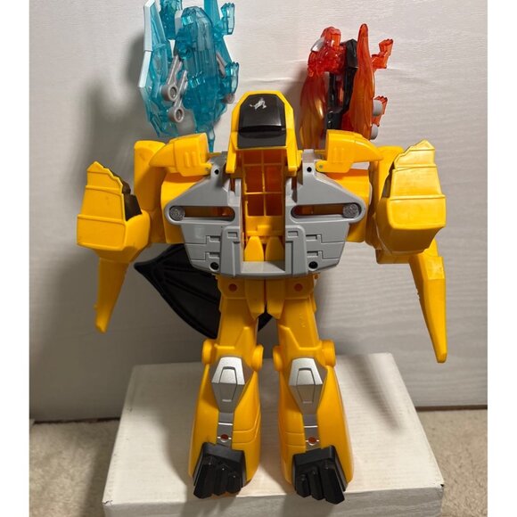 Rescue Bots Knight Watch Bumblebee Transformers Playskool Heroes Hasbro TOMY - Picture 2 of 9